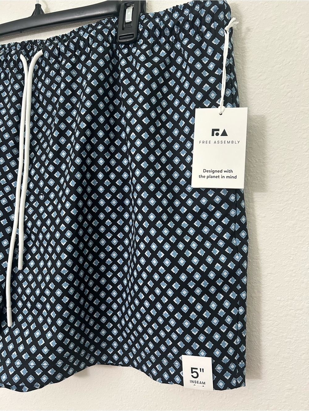 Men’s Patterned Navy Drawstring Hybrid Shorts - Picture 4 of 6